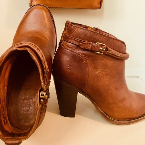 Frye Bootie - Jenny Seam Short Caramel Vintage Tan - Picture 1 of 8